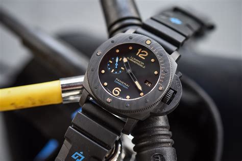 Panerai luminor submersible carbotech